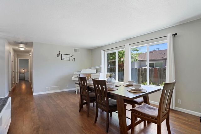1518 Carverwood Dr, Modesto, CA 95350
