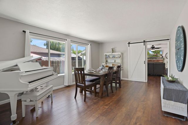 1518 Carverwood Dr, Modesto, CA 95350