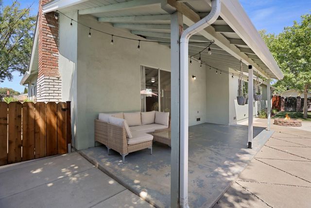 1518 Carverwood Dr, Modesto, CA 95350