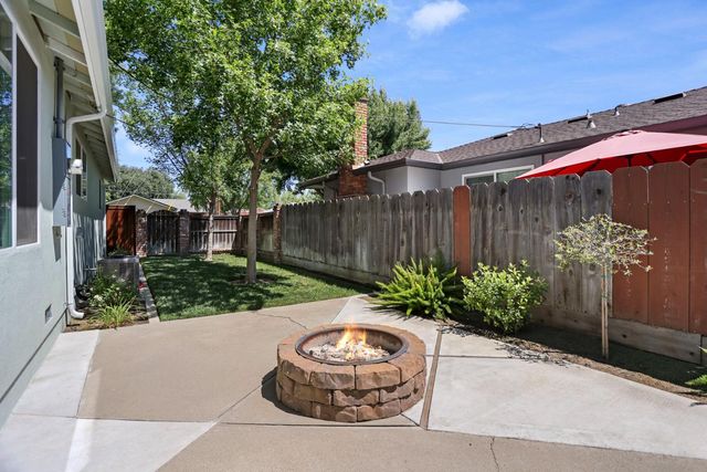 1518 Carverwood Dr, Modesto, CA 95350