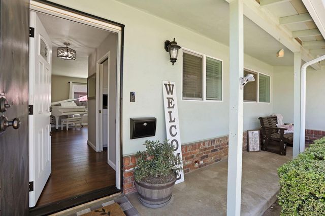 1518 Carverwood Dr, Modesto, CA 95350