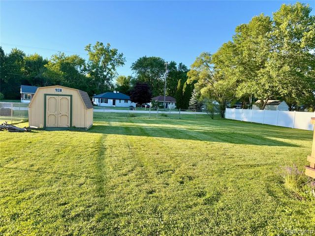 2319 Rollins Street, Grand Blanc, MI 48439