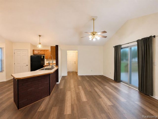 2319 Rollins Street, Grand Blanc, MI 48439
