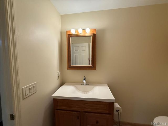 2319 Rollins Street, Grand Blanc, MI 48439