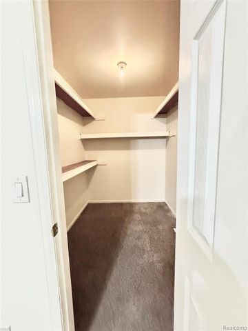 2319 Rollins Street, Grand Blanc, MI 48439