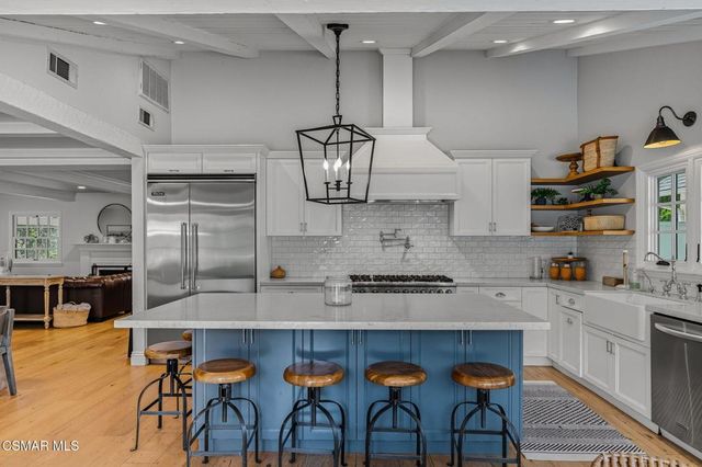 5101 Vanalden Avenue, Tarzana, CA 91356