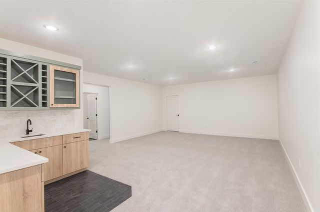 329 N Sarah Ct, Derby, KS 67037