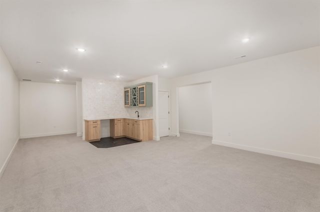 329 N Sarah Ct, Derby, KS 67037