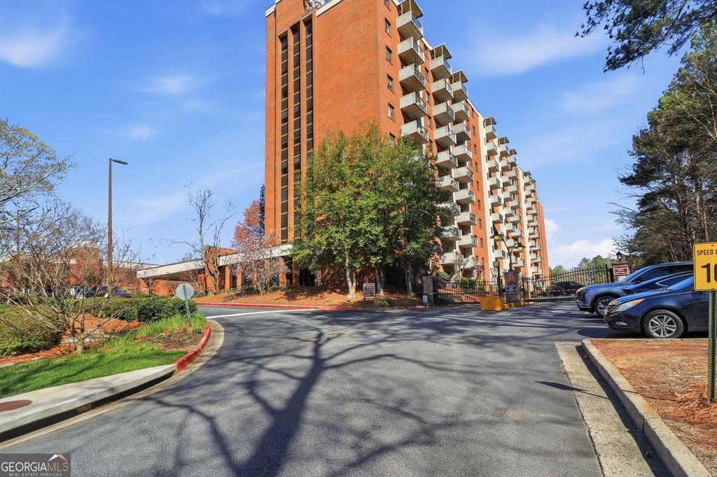 300 Johnson Ferry Road NE B202, Atlanta, GA 30328