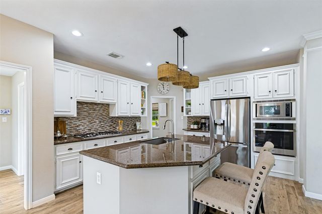 511 Royal Lakes Boulevard, Richmond, TX 77469