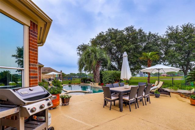 511 Royal Lakes Boulevard, Richmond, TX 77469