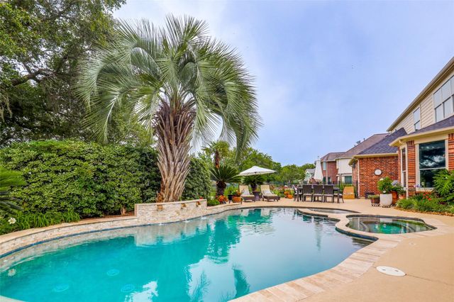 511 Royal Lakes Boulevard, Richmond, TX 77469