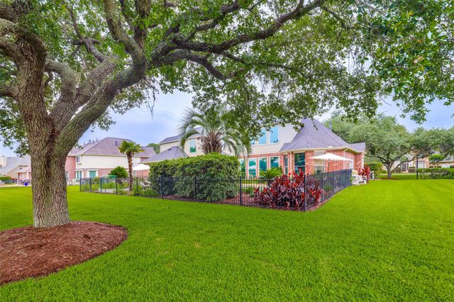 511 Royal Lakes Boulevard, Richmond, TX 77469