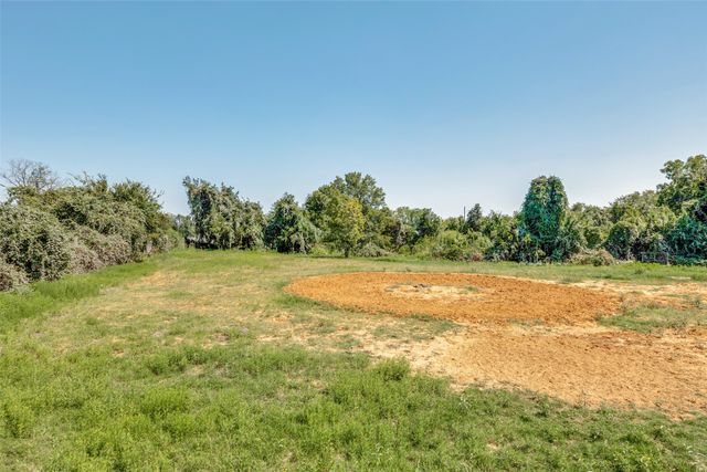 550 W Oakdale Road, Grand Prairie, TX 75050