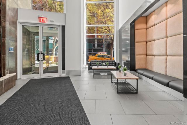 24-15 Queens Plaza N 3A, Long Island City, NY 11101