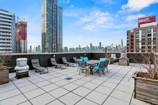 24-15 Queens Plaza N 3A, Long Island City, NY 11101