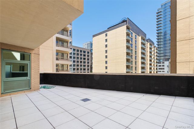 24-15 Queens Plaza N 3A, Long Island City, NY 11101