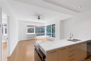 24-15 Queens Plaza N 3A, Long Island City, NY 11101