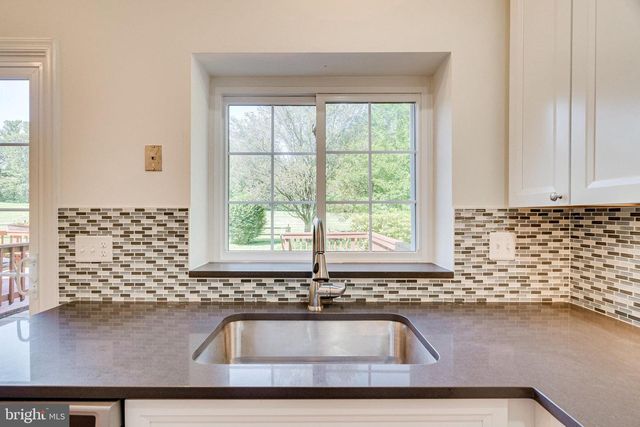 12114 WEDGEWAY CT, Fairfax, VA 22033