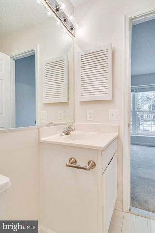 12114 WEDGEWAY CT, Fairfax, VA 22033