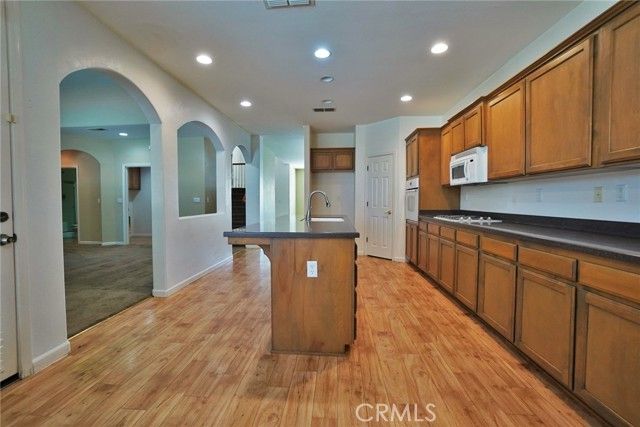 1095 Paradise Drive, Lemoore, CA 93245