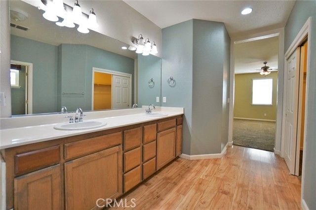 1095 Paradise Drive, Lemoore, CA 93245