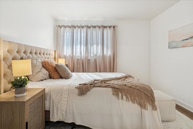 501 Carlysle Drive 7, Clarendon Hills, IL 60514