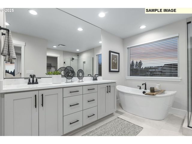 777 Magnolia Ave, Woodburn, OR 97071