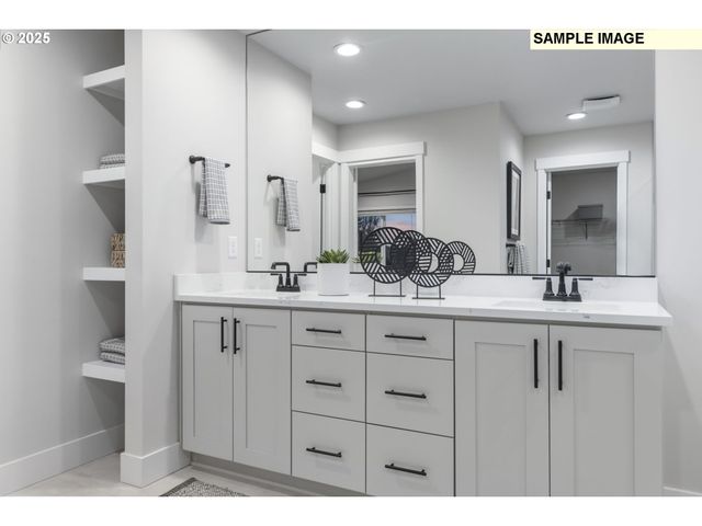 777 Magnolia Ave, Woodburn, OR 97071