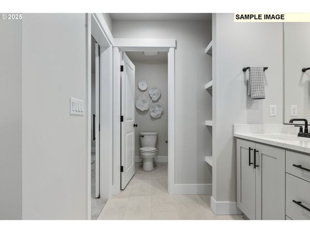 777 Magnolia Ave, Woodburn, OR 97071