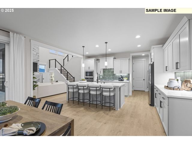 777 Magnolia Ave, Woodburn, OR 97071