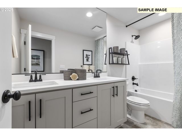 777 Magnolia Ave, Woodburn, OR 97071