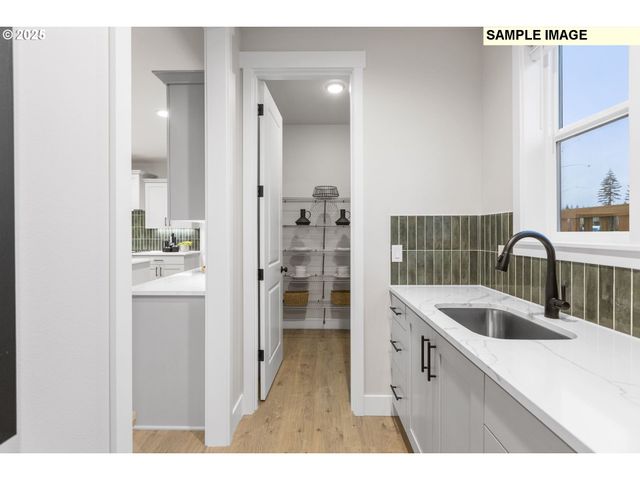 777 Magnolia Ave, Woodburn, OR 97071