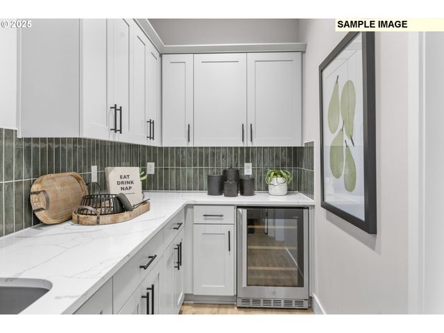 777 Magnolia Ave, Woodburn, OR 97071