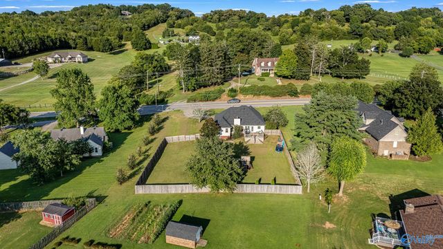 100 Country Club Drive, Fayetteville, TN 37334