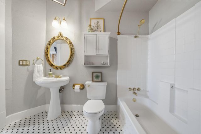 1001 Avenue K Avenue, Galveston, TX 77550