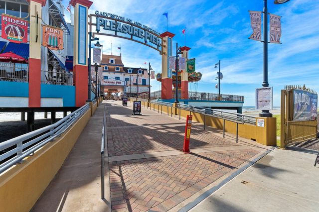 1001 Avenue K Avenue, Galveston, TX 77550