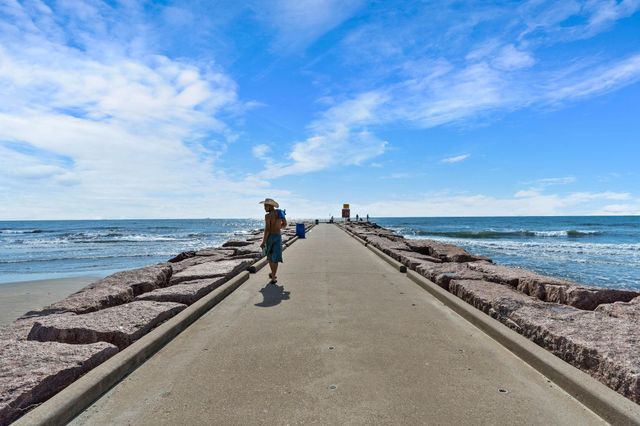 1001 Avenue K Avenue, Galveston, TX 77550