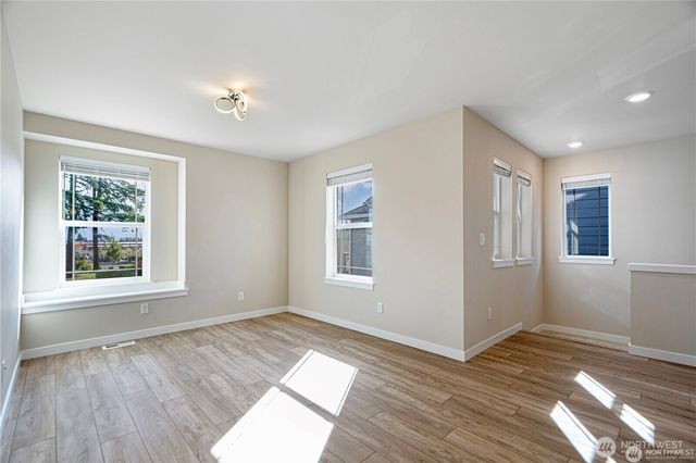 23827 SE 115th Place SE, Kent, WA 98031