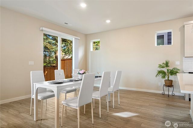 23827 SE 115th Place SE, Kent, WA 98031