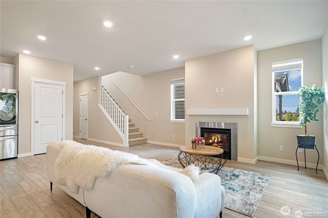 23827 SE 115th Place SE, Kent, WA 98031