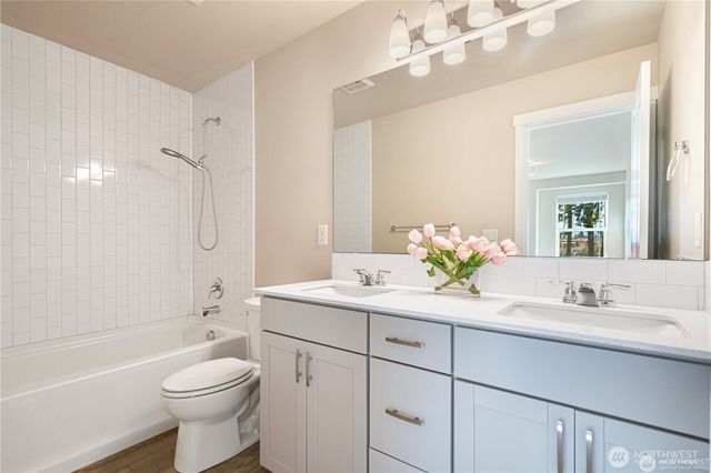 23827 SE 115th Place SE, Kent, WA 98031