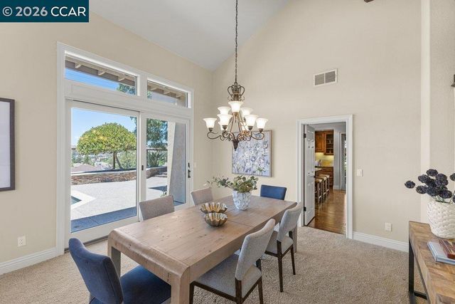 318 Sunset Dr, Danville, CA 94506