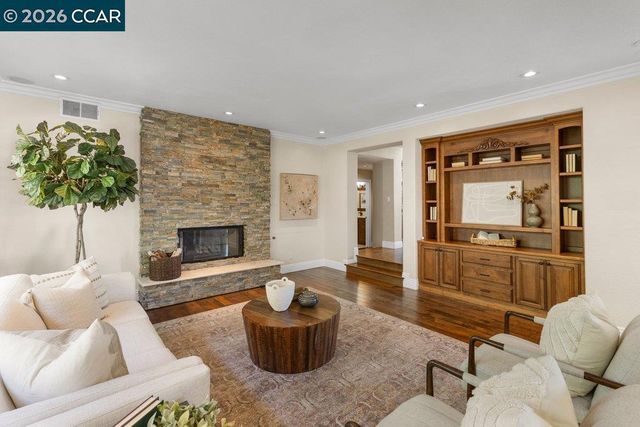 318 Sunset Dr, Danville, CA 94506