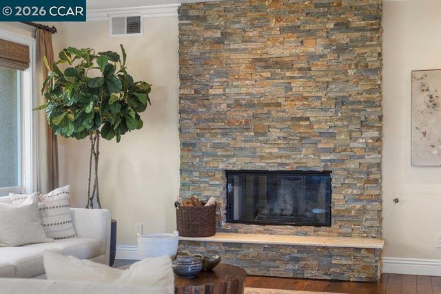 318 Sunset Dr, Danville, CA 94506