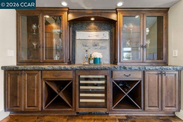 318 Sunset Dr, Danville, CA 94506