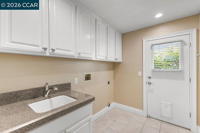 318 Sunset Dr, Danville, CA 94506