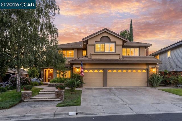 318 Sunset Dr, Danville, CA 94506