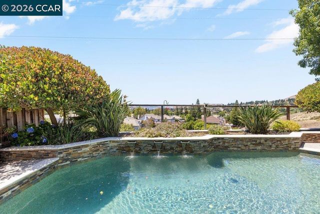 318 Sunset Dr, Danville, CA 94506
