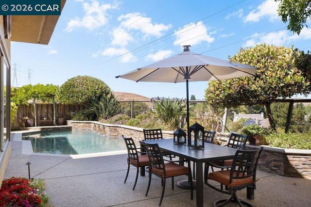 318 Sunset Dr, Danville, CA 94506